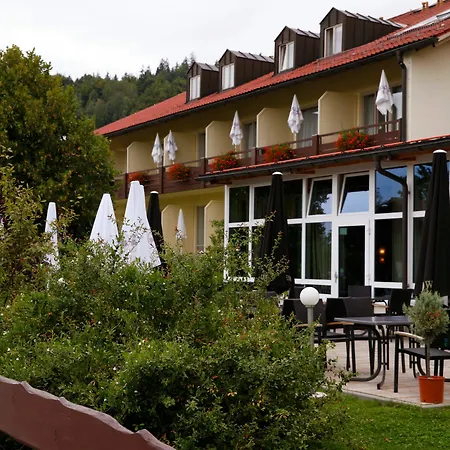 מלון Sonnenhotel Fuerstenbauer
